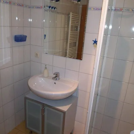 Appartement Mit Garten In Ruhiger Lage By Interhome